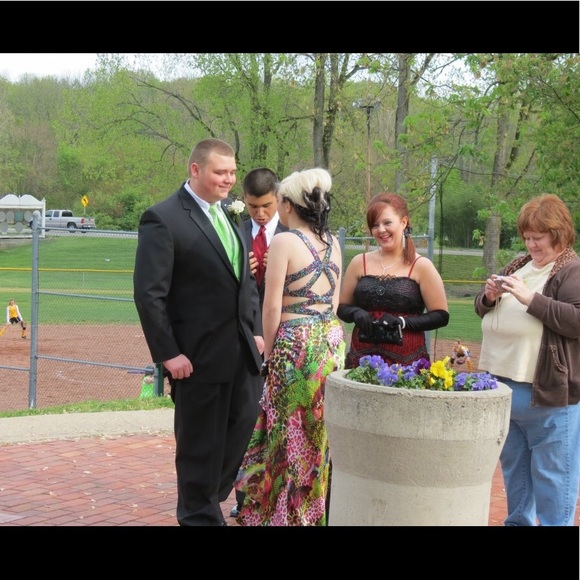 Prom dress - Picture 2 of 2